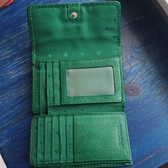 Vibrant Green Leather Wallet by Fossil - Picture 2 of 7